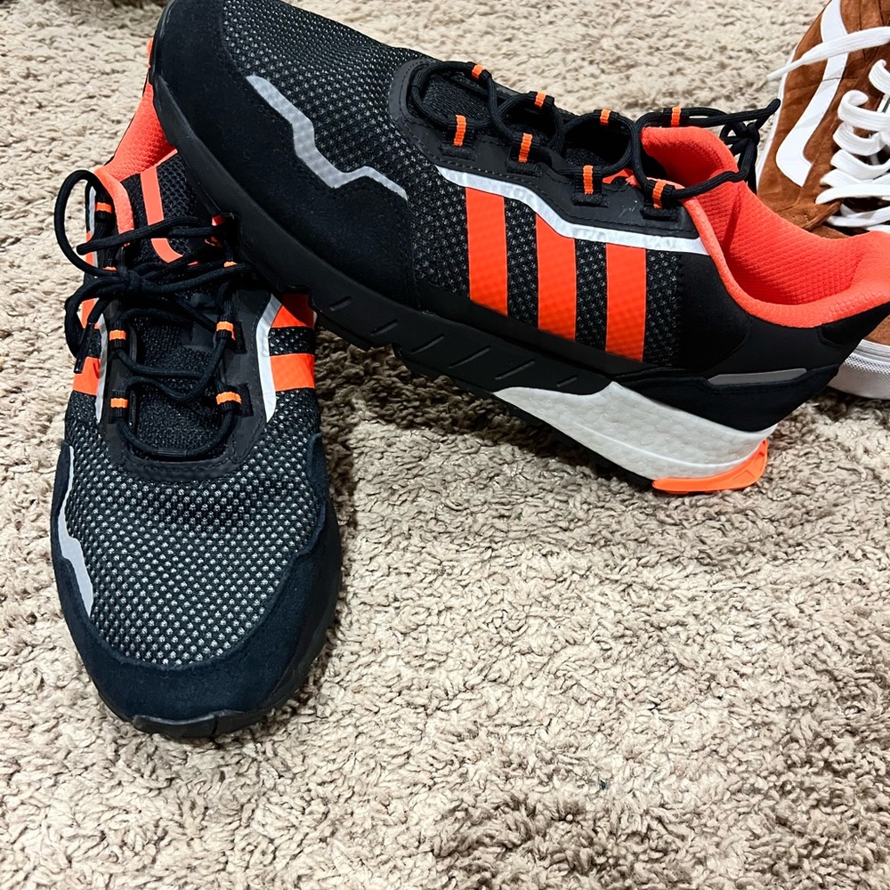Mens Adidas Shoes🎉SOLD🎉